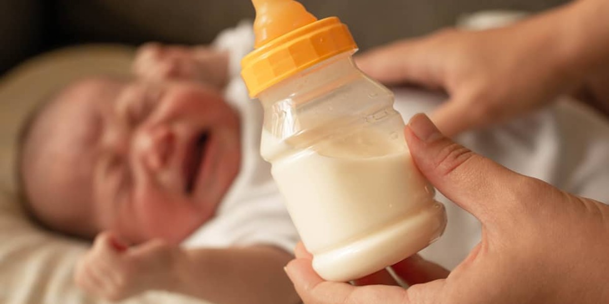 Huilende baby door koemelkallergie