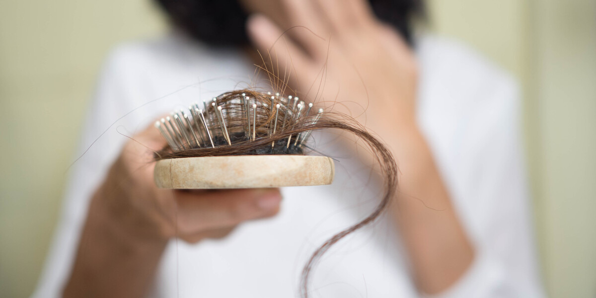 Chute de cheveux? Ne pas paniquer mais réagir!
