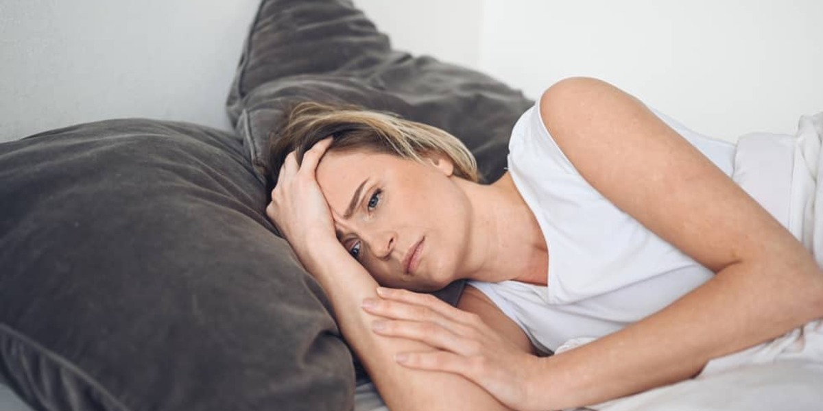 Vrouw kan de slaap niet vatten