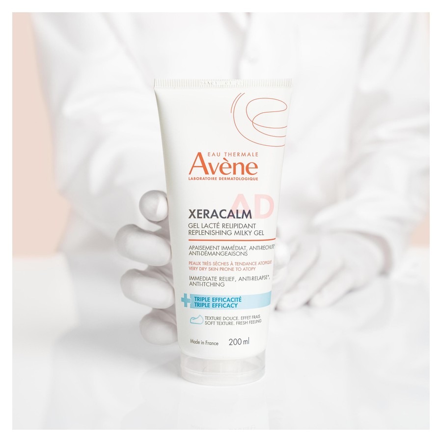 Avène Xeracalm A.D Gel lacté relipidant Triple Efficacité, Apaisant, Anti-crise & Anti-démangeaisons, Peaux très sèches à tendance atopique 200ml